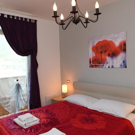 Apartamento Favola Bella The Panoramic Penthouse Bardolino Exterior foto