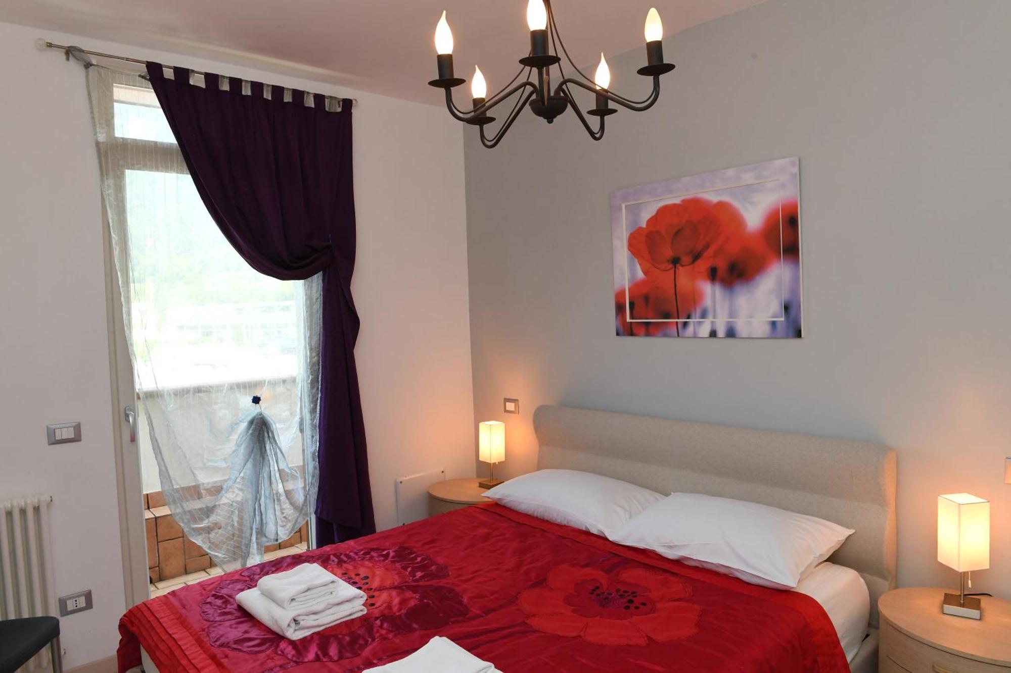 Apartamento Favola Bella The Panoramic Penthouse Bardolino Exterior foto